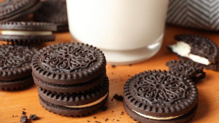4 Easy Ways To Make Oreos Soft (Try This for Even Better Taste)