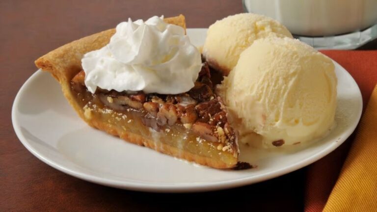 The Right Way To Serve Pecan Pie