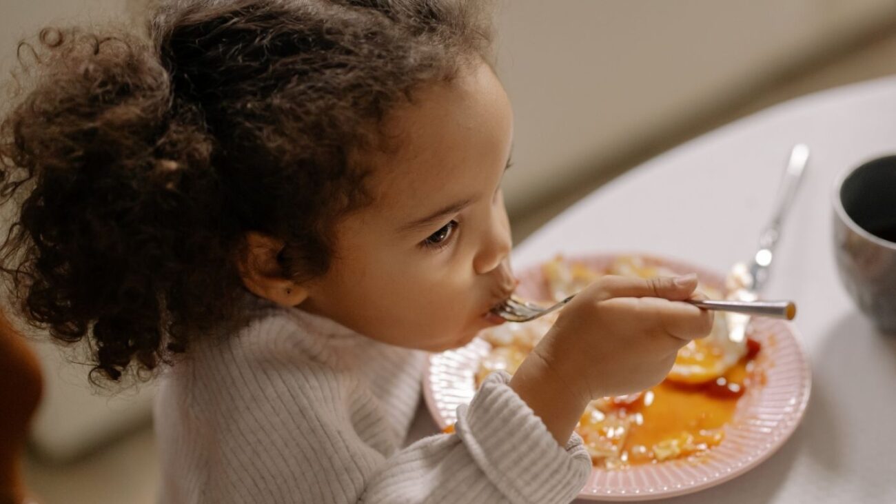kids eating 1
