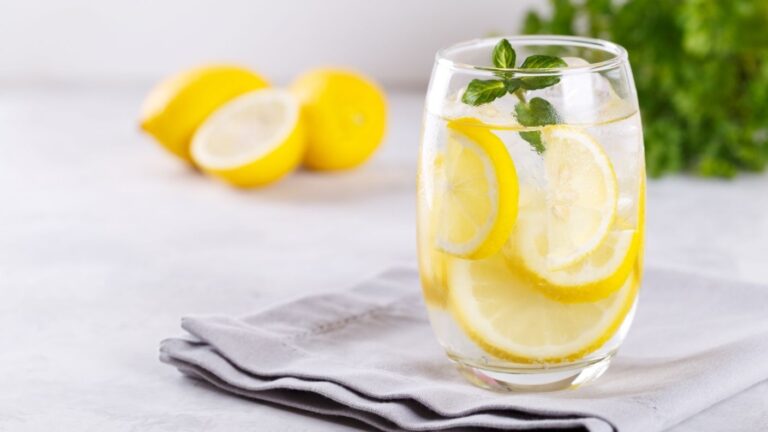 Here’s What Happens If You Drink Lemon Water Every Morning