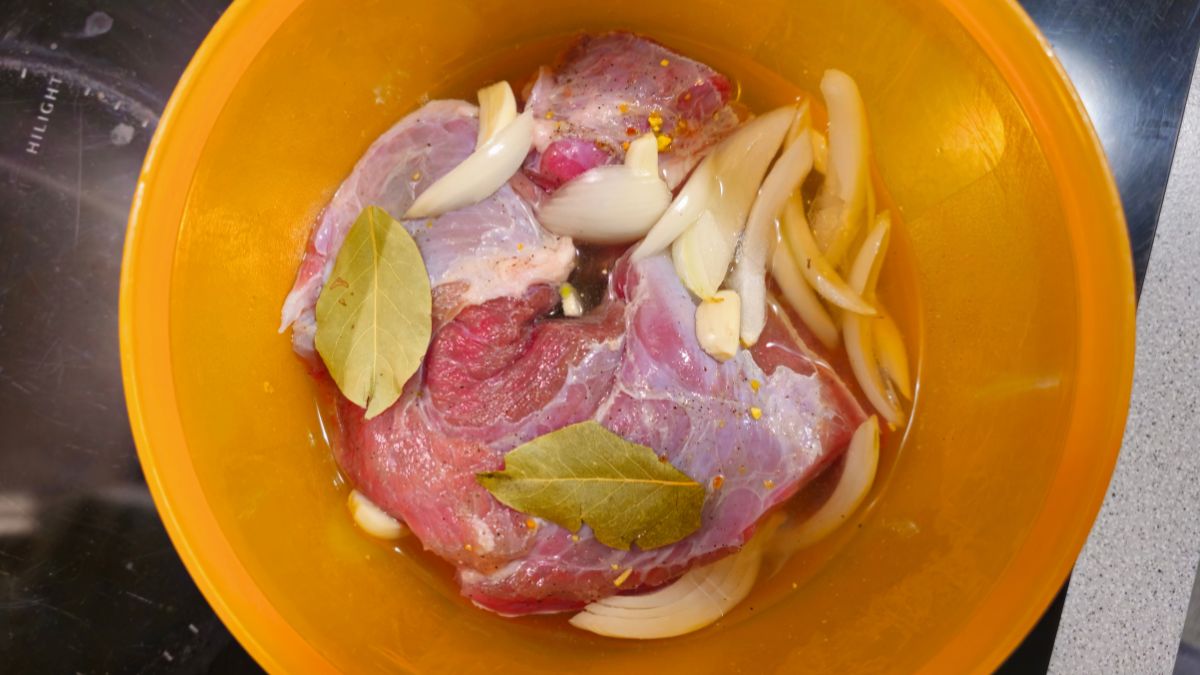 marinade for slow roasted veal with potatoes from the oven