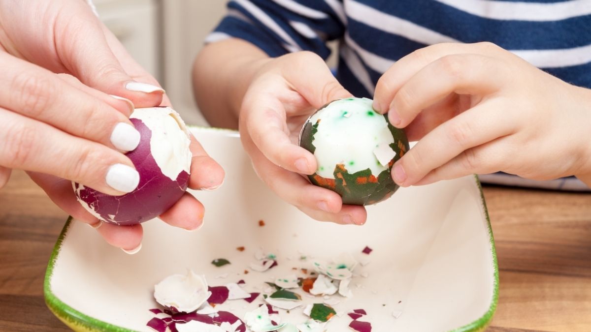peeling eggs after rolling