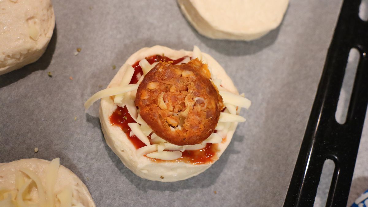 pizza with Pillsbury Biscuits