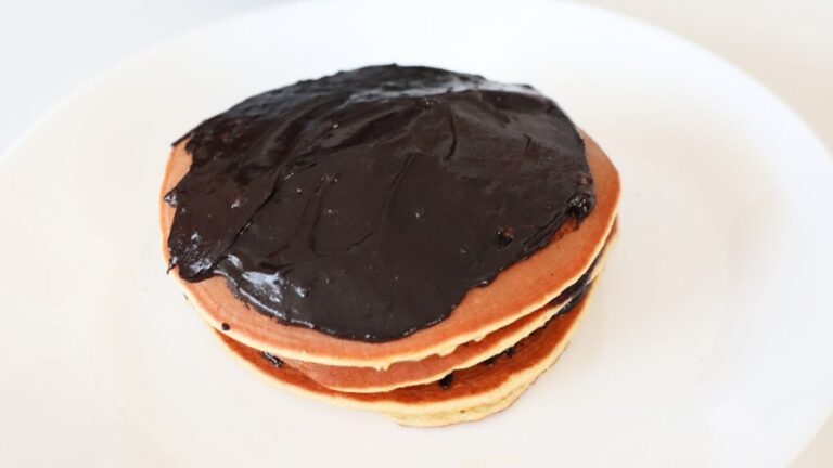 Flourless Protein Pancakes – Soft and Fluffy!
