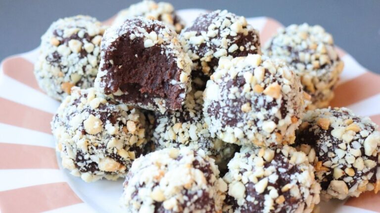 Healthy Chocolate Chickpea Truffles [Easy Recipe]