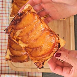 mini puff pastry peach tarts