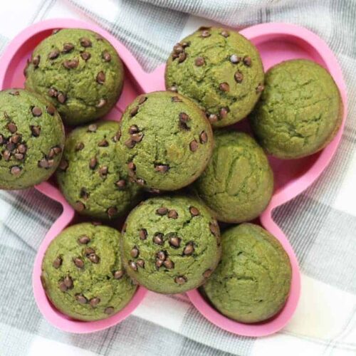 spinach muffins on pink plate