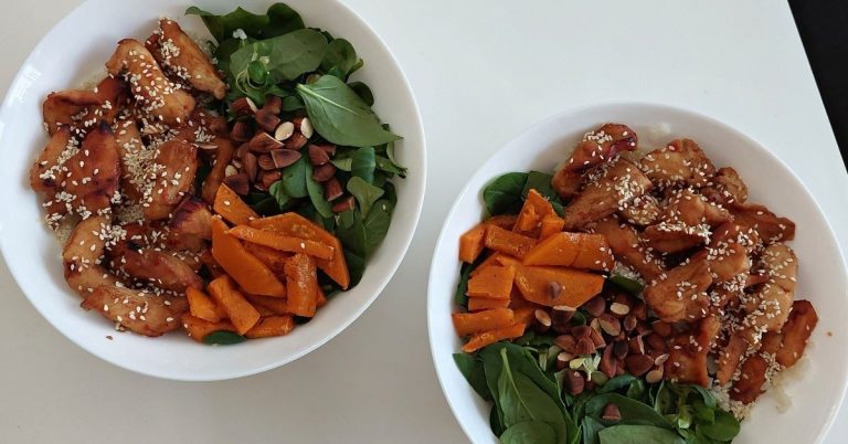 Sweet Chicken and Spinach Bowl [Recipe]