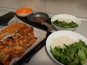 sweet chicken with spinach