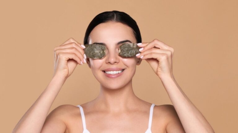 How Fennel Tea Kills Under-Eye Puffiness