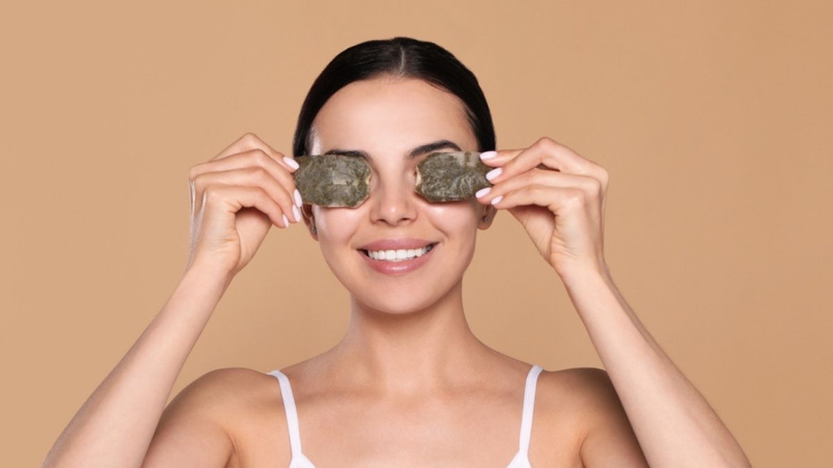 tea bags on eyes