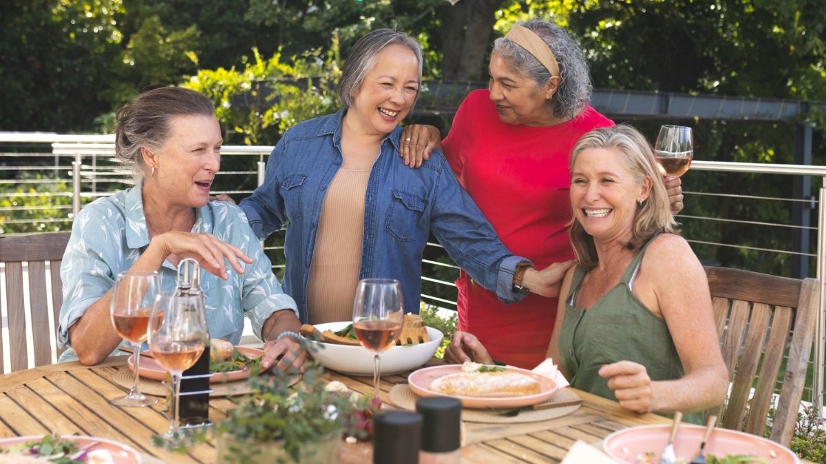 terrace women dining
