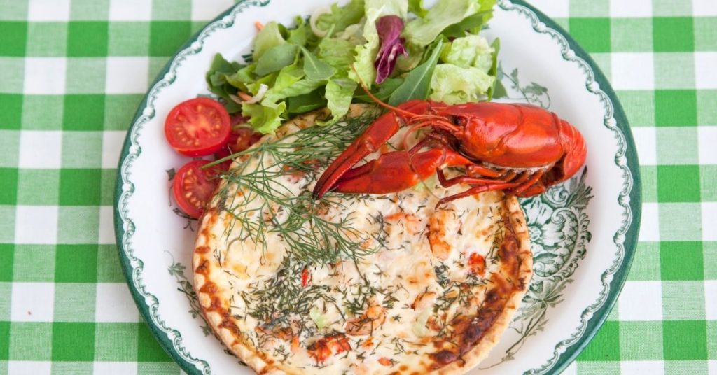 what to serve with crawfish pie