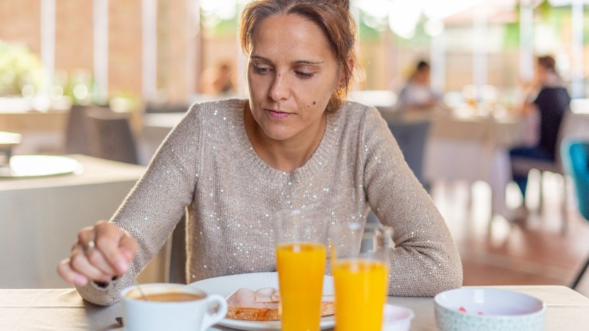 woman eating breakfast